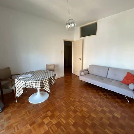 26/3 Casa Da Musica Apartment Porto Luaran gambar