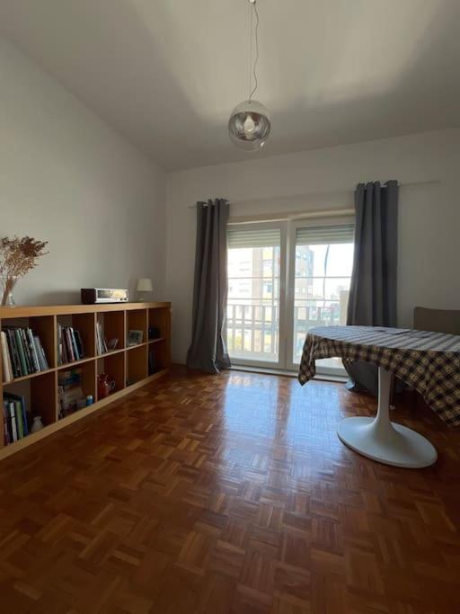 26/3 Casa Da Musica Apartment Porto Luaran gambar